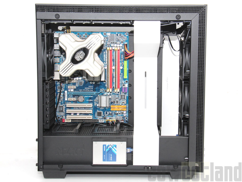 Image 35137, galerie Test boitier NZXT H700i