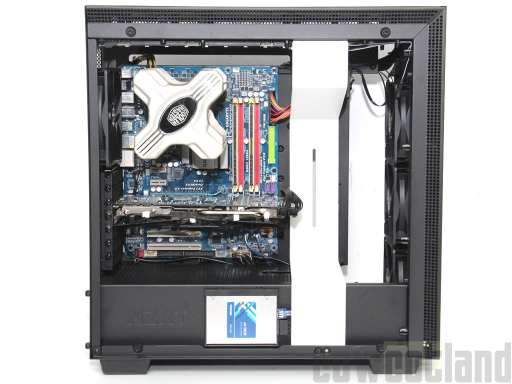 Image 35123, galerie Test boitier NZXT H700i