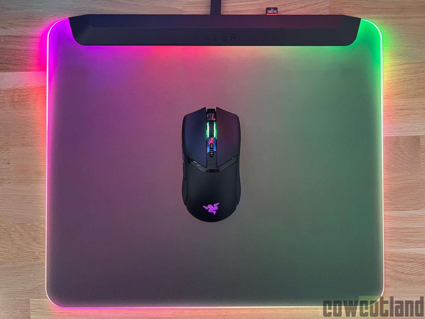 Image 67578, galerie Le Razer Firefly V2 Pro : des couleurs pour votre bureau !