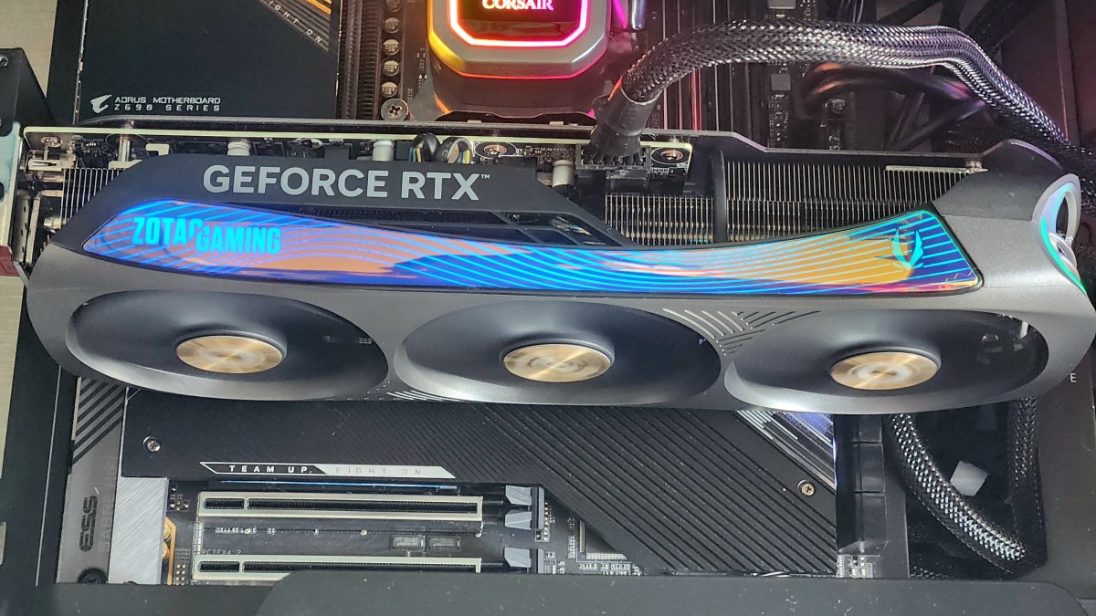 Image 56297, galerie Test ZOTAC GAMING GeForce RTX 4070 AMP Extreme AIRO : le charme ternel !