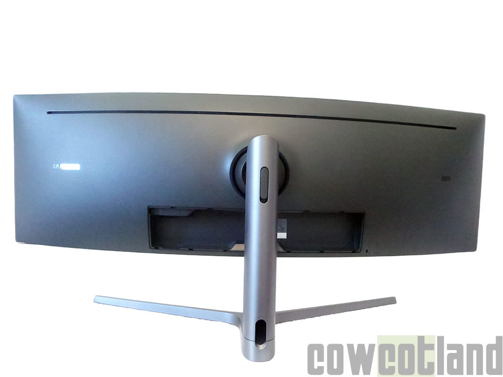 Image 36536, galerie Test Ecran Samsung CHG90 : Un modèle 49 pouces Curved énormissime