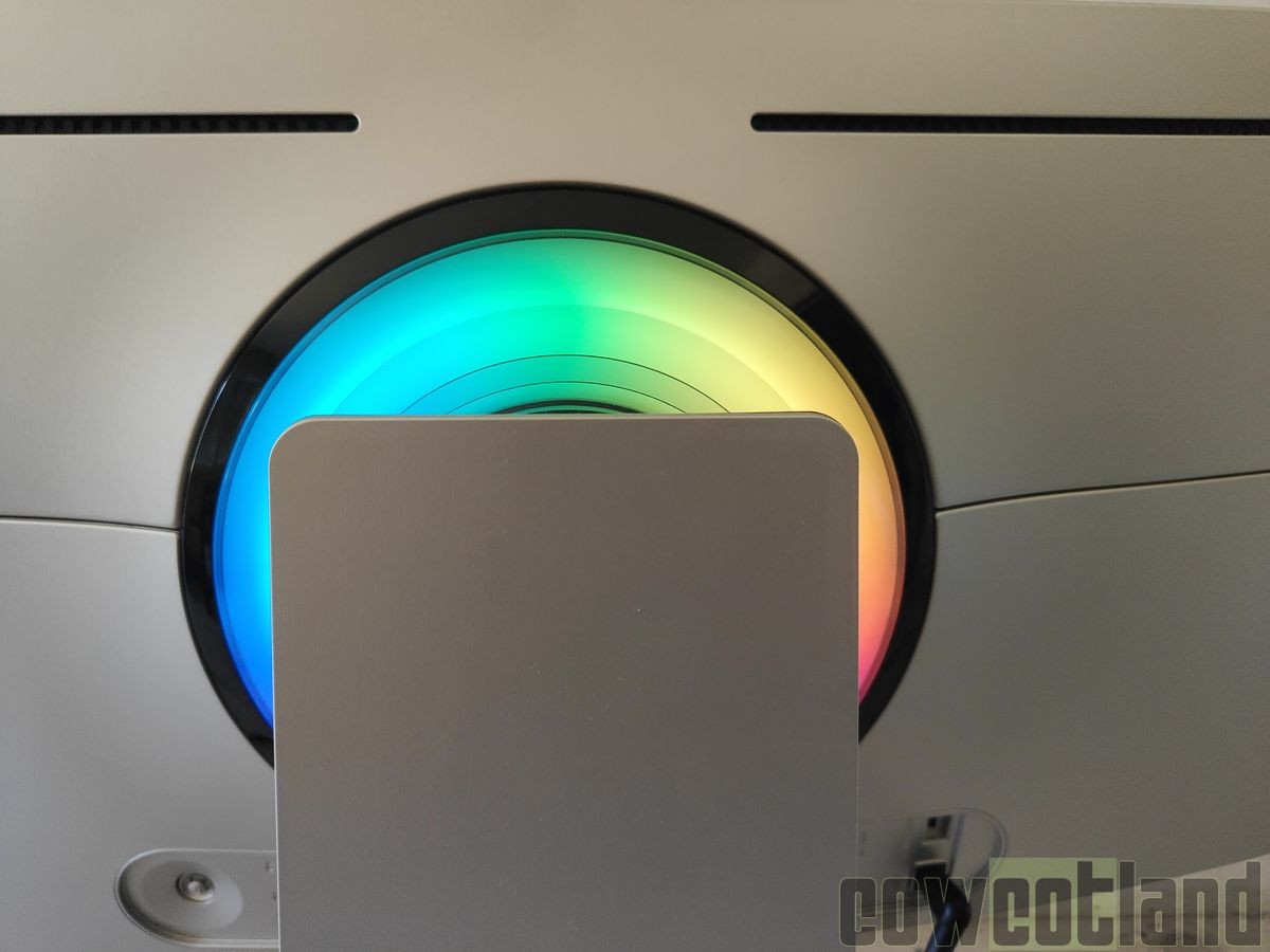 Image 60327, galerie SAMSUNG Odyssey OLED G9 : 49 pouces Curved et avec Smart Monitor !