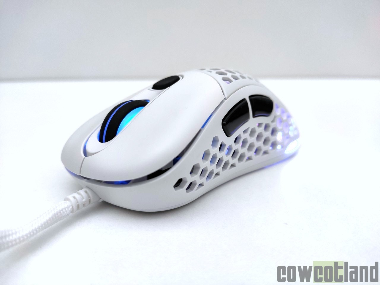 Image 43514, galerie Test souris Gaming Sharkoon Light 200 : Zowie-Killer ?