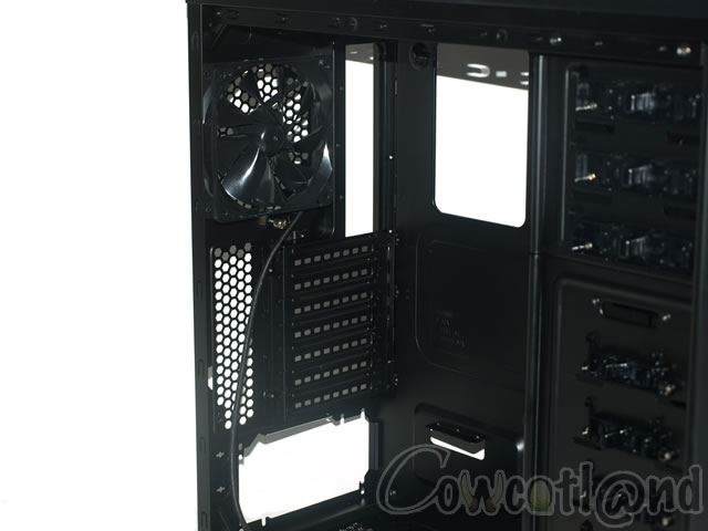 Image 9168, galerie Thermaltake Armor A90, Design Top, chssis Flop