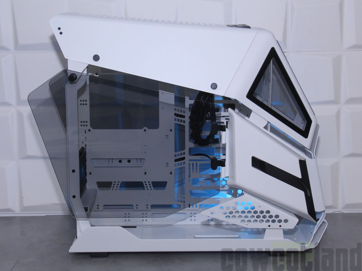 Image 43146, galerie Test boitier THERMALTAKE AH-T600 : Supercopter pour ton PC