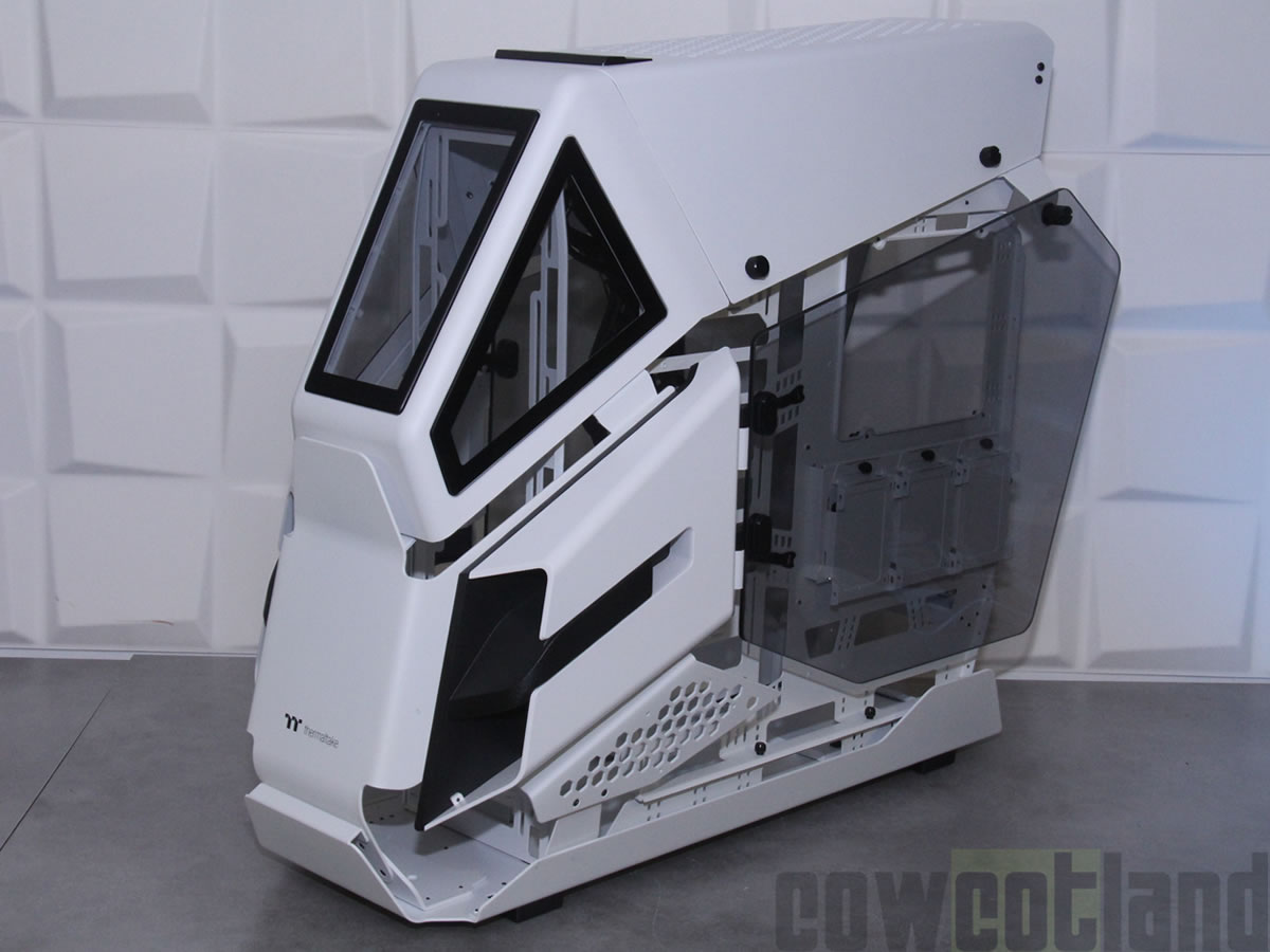 Image 43131, galerie Test boitier THERMALTAKE AH-T600 : Supercopter pour ton PC