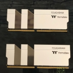 Cliquez pour agrandir Test DDR4 Thermaltake TOUGHRAM Memory White 4000 Mhz