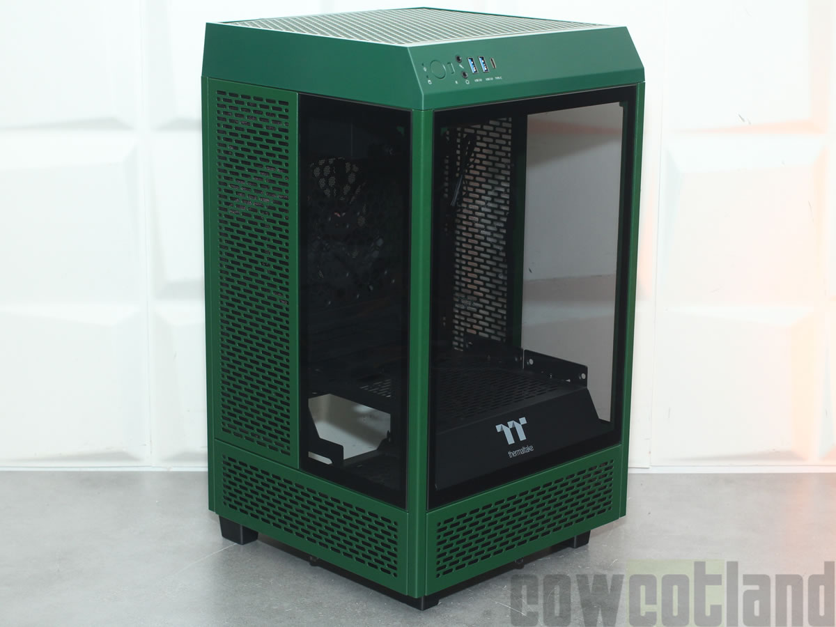 Image 46598, galerie Test boitier Thermaltake TOWER 100 RACING GREEN : So British
