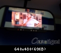 L'�cran LCD est incorpor� au r�tro-viseur.
J'esp�re qu'il ne fontionne pas quand la voiture avance...