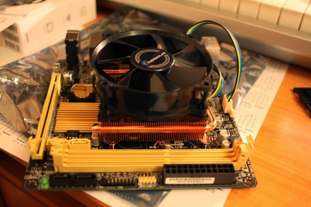 Asus H81i-plus 