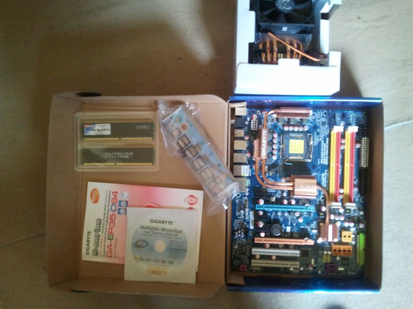 Ep35-ds4 Et Autres lments EP35 DS4 <br />
RAM Patriot DDR2 800<br />
Ventirad Scythe Katana 3