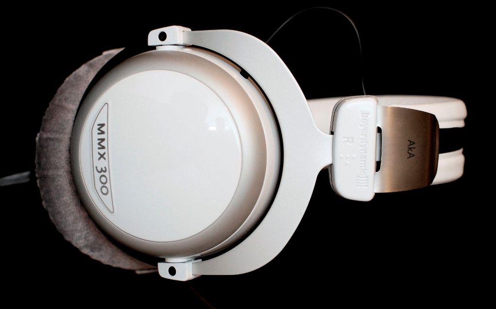 Mmx300-standing-right mmx300-standing-right