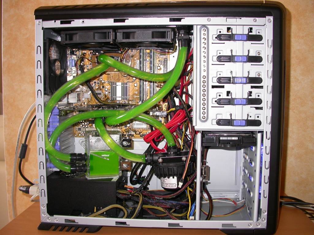 1214764759 Dscn3796 Mon PC aprs installation du Kit Swiftech H2O-220- Apex ultra plus