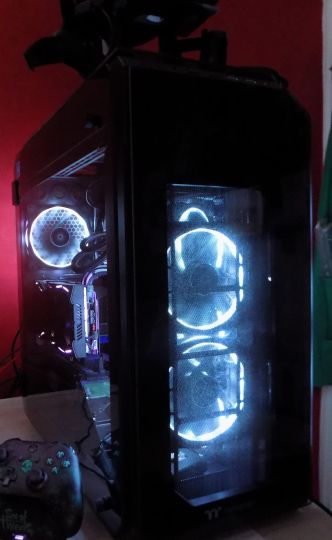 Boitier Thermaltake View 71 TG RGB