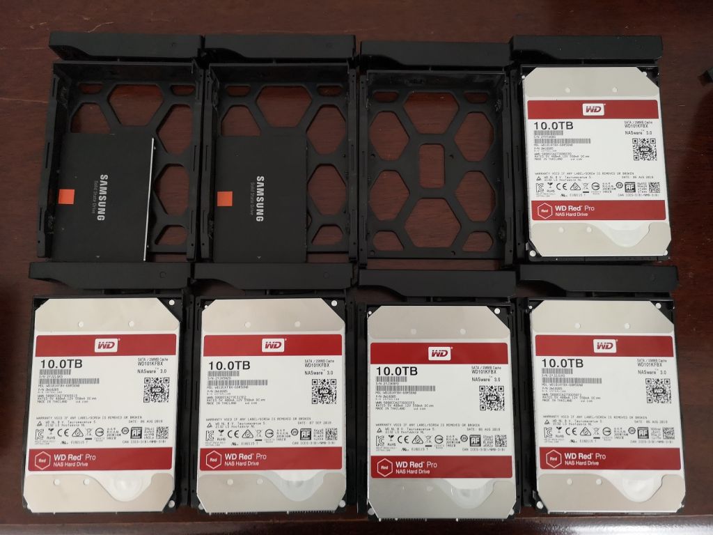5x 10to Red Pro + 2x Ssd 840 Pro 256go 