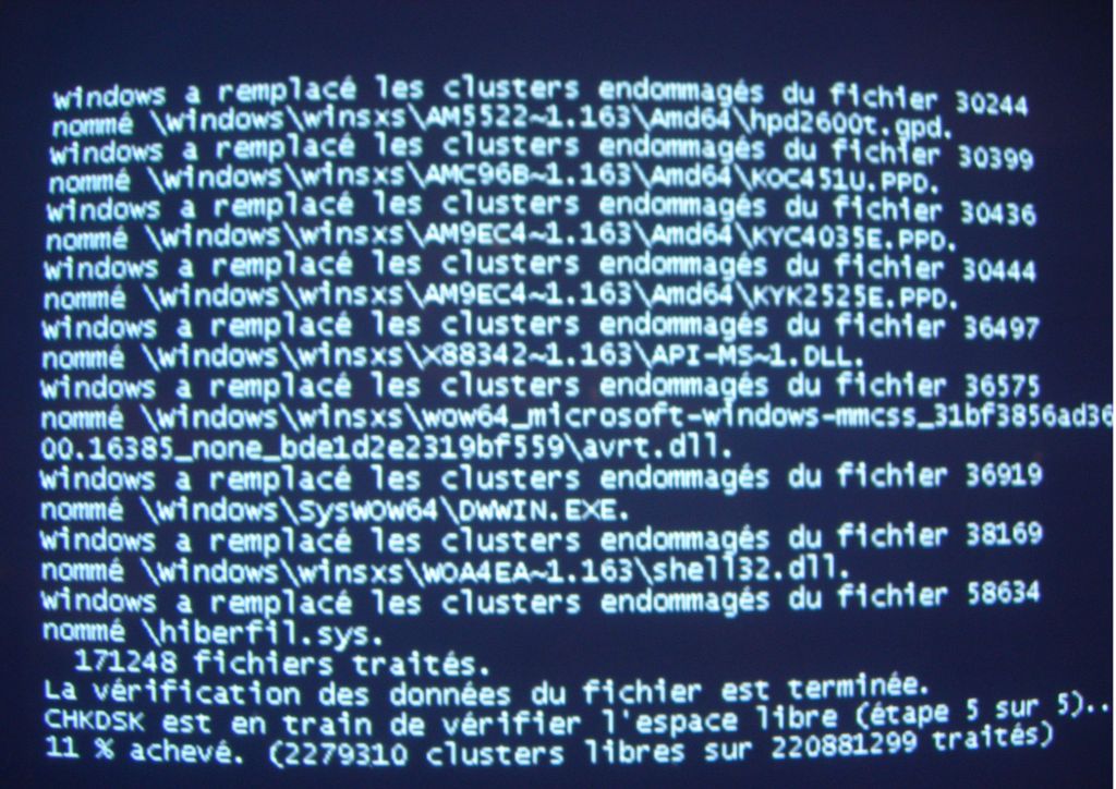 Hdd Erreur Disk R�parer automatiquement les erreurs de syst�me de fichiers<br />
Rechercher et tenter une r�cup�ration des secteurs d�fectueux.<br />
A la in du scanne il ma trouver 15 clusters d�fectueux.